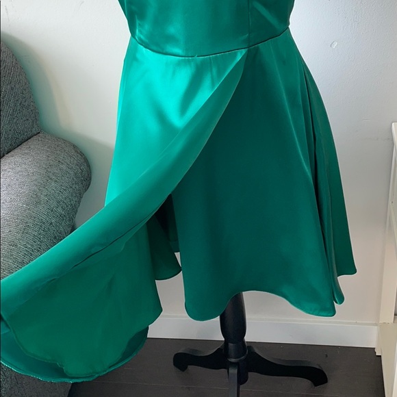 Blondie Nites Green V Neck Halter Style Fit and Flare Dress 7 Small - Picture 9 of 10